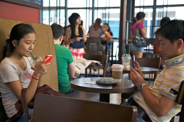 Ученые выявили самое привлекательное качество для онлайн-знакомств / © Getty images