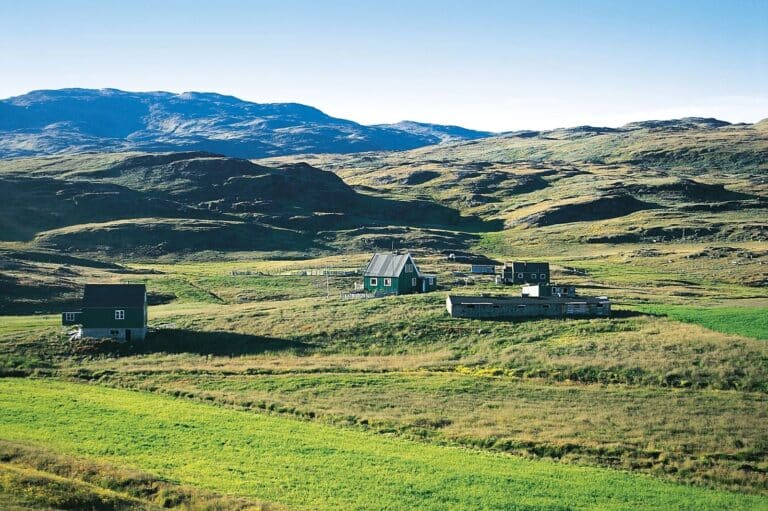 Вид на коммуну Тасиусак в Гренландии / © Encyclopædia Britannica