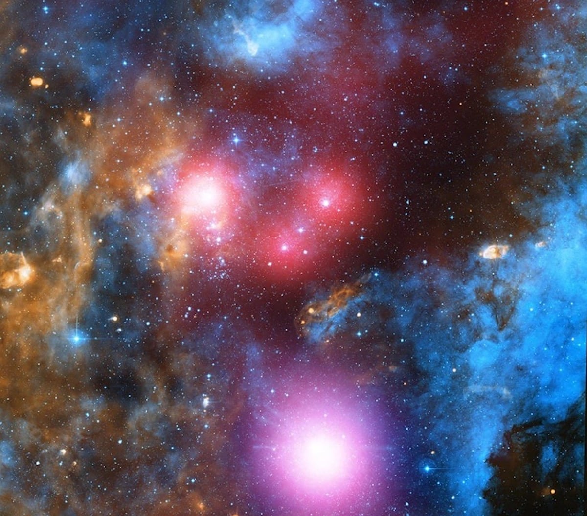 Условия в области звездообразования Лебедя OB2 идеальны для получения космических лучей высокой энергии / © NASA