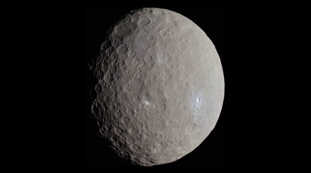 Снимок северного полушария Цереры, сделанный аппаратом Dawn в мае 2015 года / © NASA, JPL-Caltech, UCLA, MPS, DLR, IDA, Justin Cowart