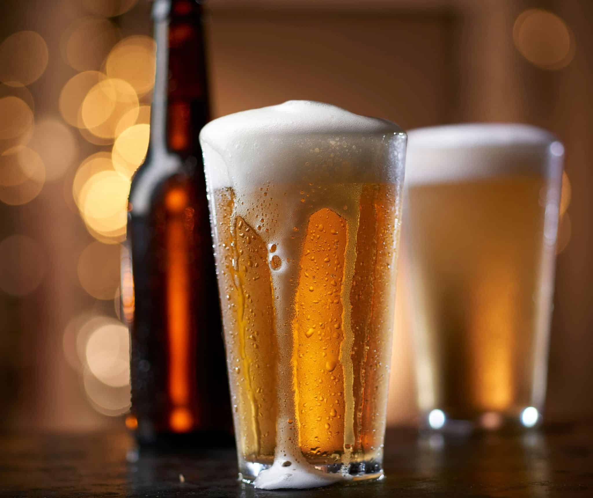 При «синдроме автопивоварни» в кишечнике больного под действием собственных микроорганизмов образуется опьяняющее количество этанола / © Jack Andersen, Getty Images