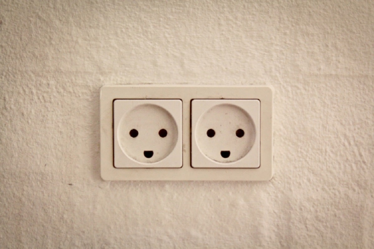 Люди видят «лица» неодушевленных предметов так же, как человеческие / © yadich, LiveJournal