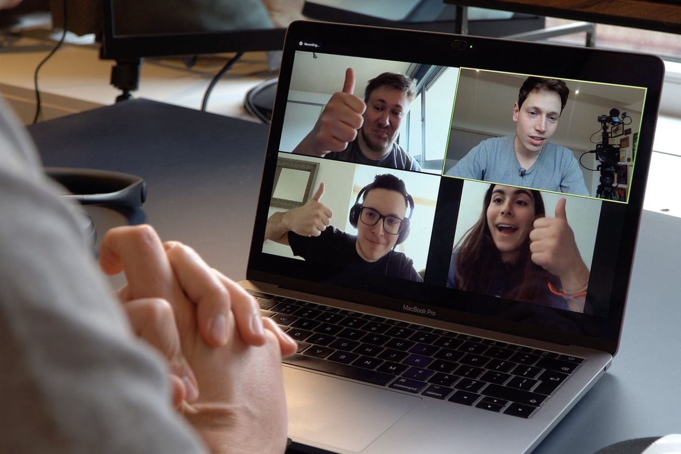 Фон, который человек выбирает для видеоконференций, способны усилить его усталость после созвона / © rtlnieuws.nl