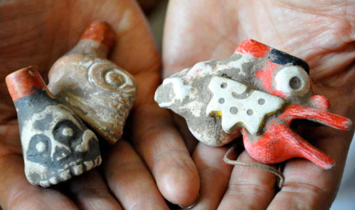 Экспериментальные реплики ацтекских свистков смерти / © Roberto Velázquez, Mexicolore