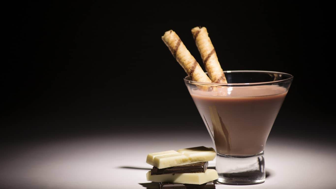 Наибольшее содержание флаванолов отмечается в напитках на основе неалкализованного какао-порошка / @ xellena