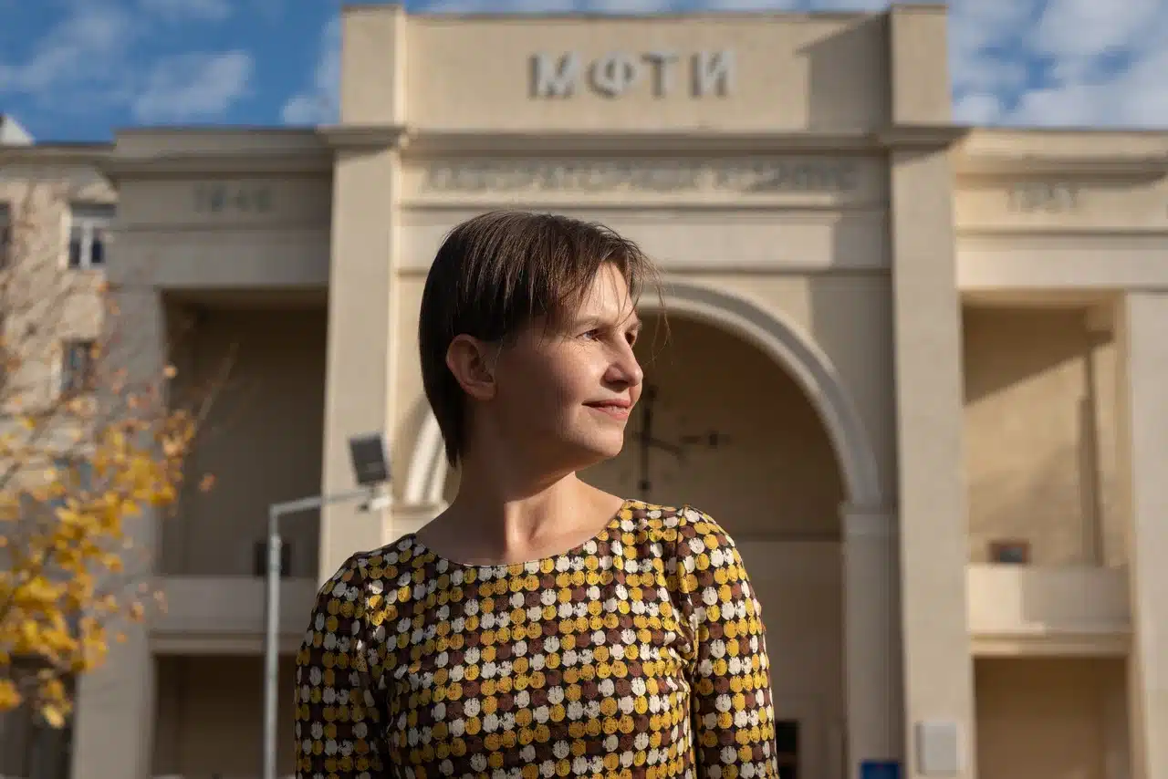 Елена Нохрина, заведующая лабораторией фундаментальных и прикладных исследований релятивистских объектов Вселенной МФТИ / © Центр научных коммуникаций МФТИ, Анастасия Каплина