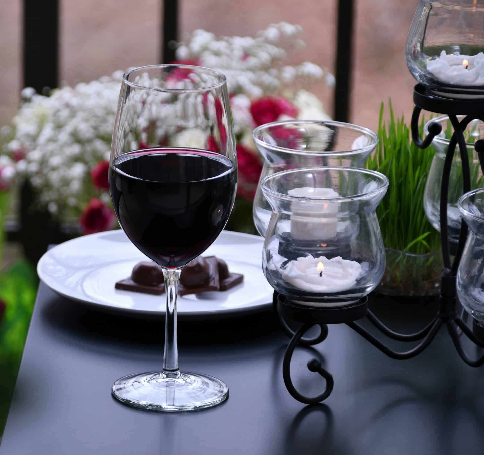 Употребление шоколада и вина снизило риск развития метаболического синдрома / © 
Ali G Rashidi, unsplash.com