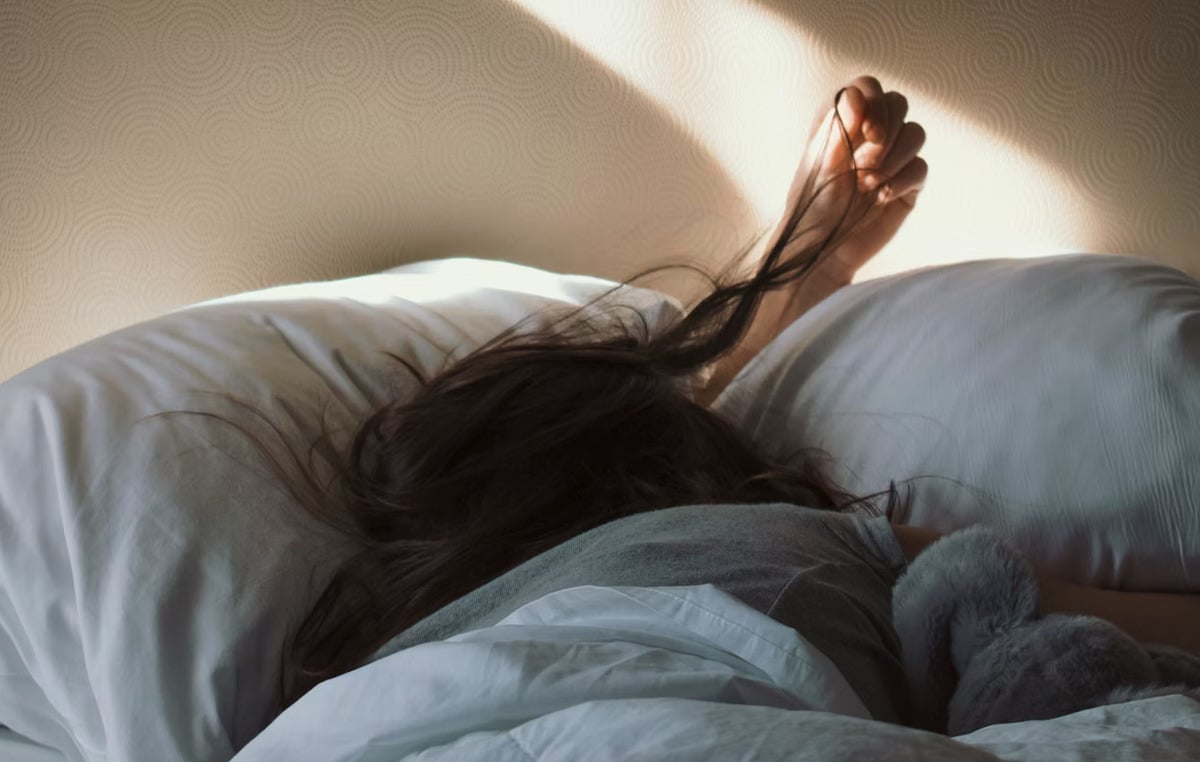 Спать в полной темноте ученые из Японии не рекомендуют: почувствовать себя бодрым будет сложнее / © Hayley Seibel