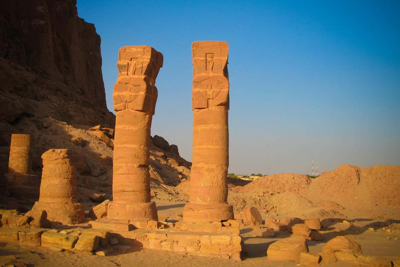 Колонны храма Амона, который находится в Напате — столице царства Куш / © Alamy, HomoCosmicos