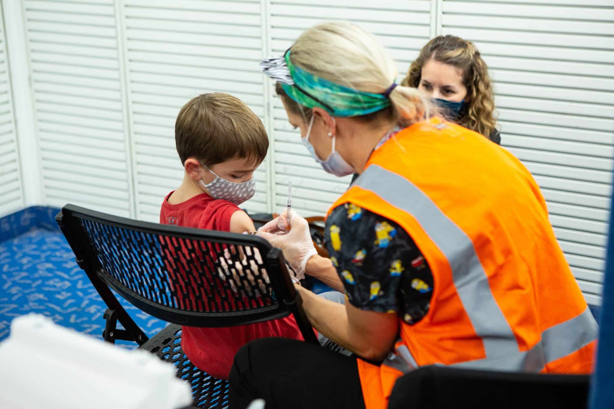 У вакцинированных детей и подростков вакцинация снизила риск «длинного» ковида в десятки раз / © Baltimore County Government, Wikimedia Commons