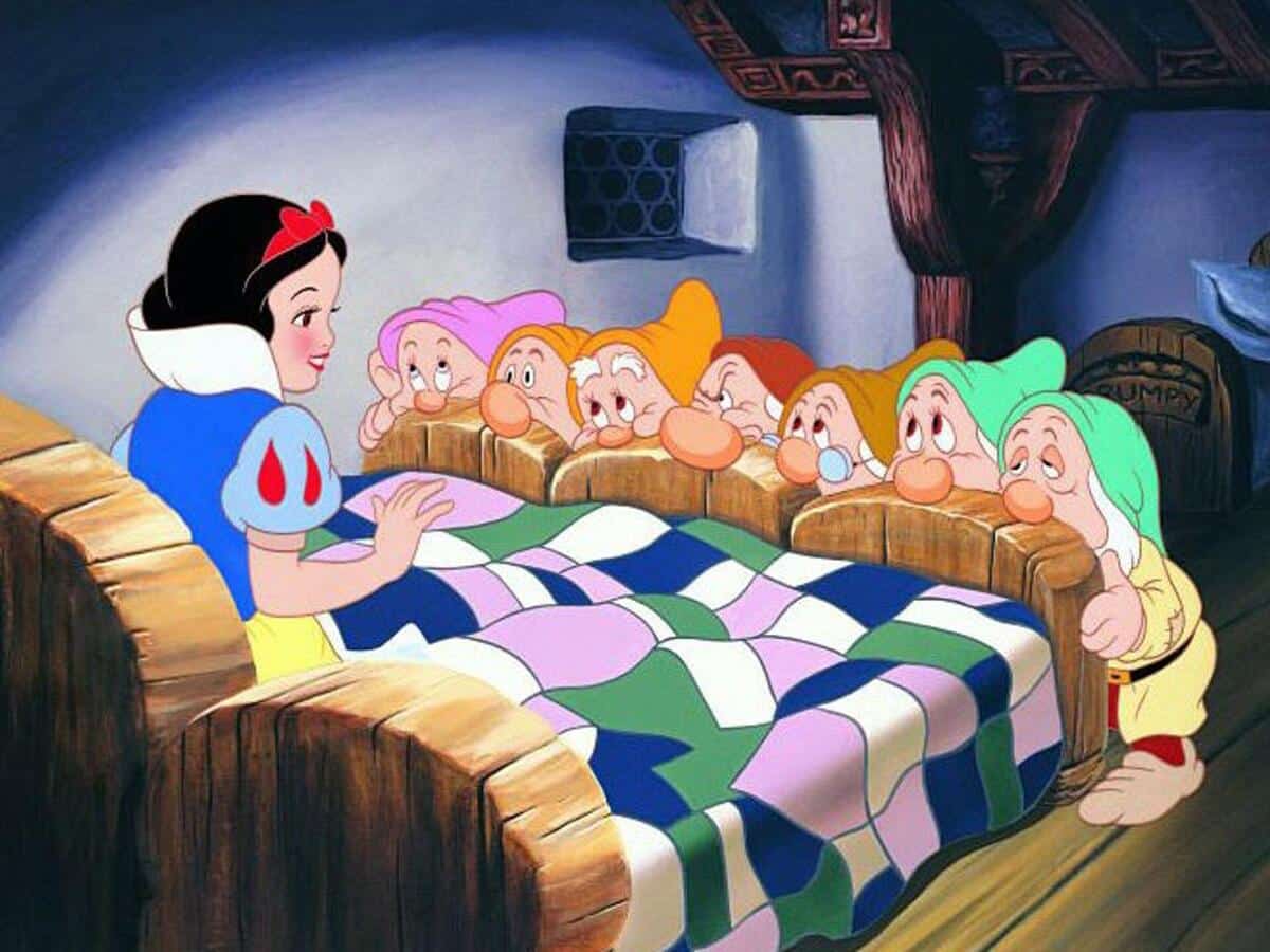 Психологи неожиданно обнаружили: дети, склонные к сопереживанию, альтруизму и отличающиеся желанием помогать другим, в подростковом возрасте следуют более здоровым пищевым привычкам. Кадр из мультфильма «Белоснежка и семь гномов» /  © Walt Disney Productions
