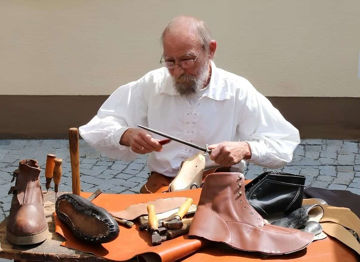 Занятость после выхода на пенсию может способствовать здоровому старению и облегчить переход от трудовой деятельности к заслуженному отдыху, особенно у мужчин / © PxHere / Автор неизвестен