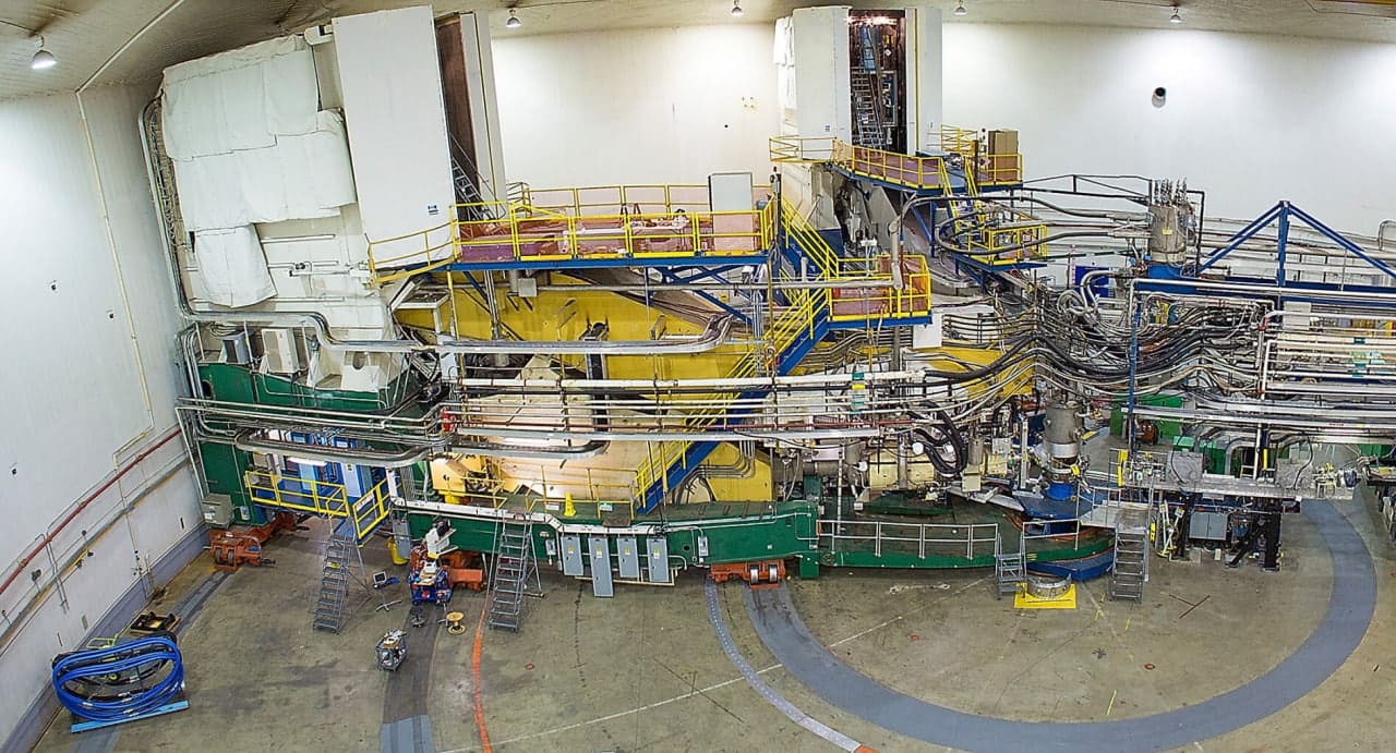 Место проведения эксперимента MARATHON — холл A в JLab / © Jefferson Lab Hall A Tritium Collaboration