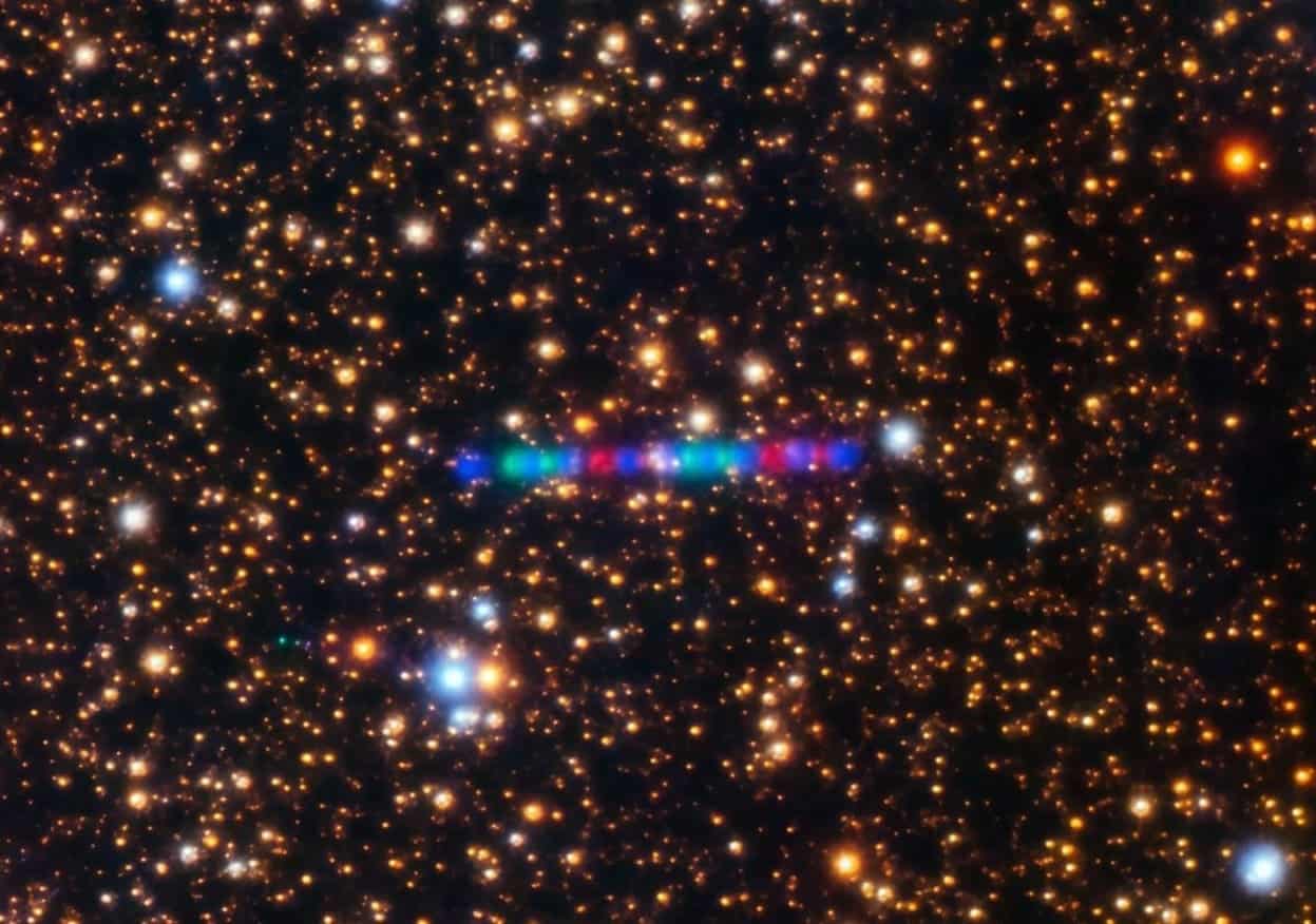 Движение межзвездного объекта 3I/ATLAS, зафиксированное телескопом Gemini North (снято через разные светофильтры) / © International Gemini Observatory/NOIRLab/NSF/AURA/K. Meech (IfA/U. Hawaii)/Jen Miller & Mahdi Zamani (NSF NOIRLab)