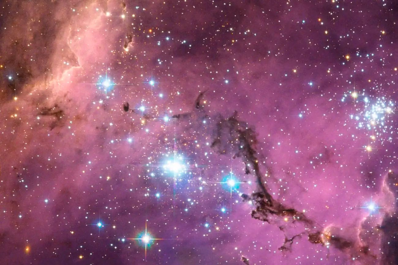 Большое Магелланово облако, галактика-спутник Млечного Пути, где открыли звезду SDSS J0715-7334 / © Josh Lake, NASA, ESA