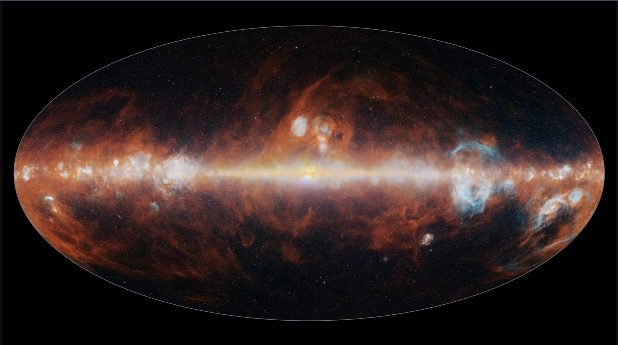 Карта всего неба над Землей в 102 цветах инфракрасного диапазона, полученная с помощью космического телескопа SPHEREx. Красным цветом на изображении показана космическая пыль, а синим — горячий газ (ключевые компоненты для формирования новых звезд и планет). Синие области также частично отражают свет звезд, а зеленые и белые тона «подчеркивают» галактики за пределами Млечного Пути. / © NASA / JPL-Caltech