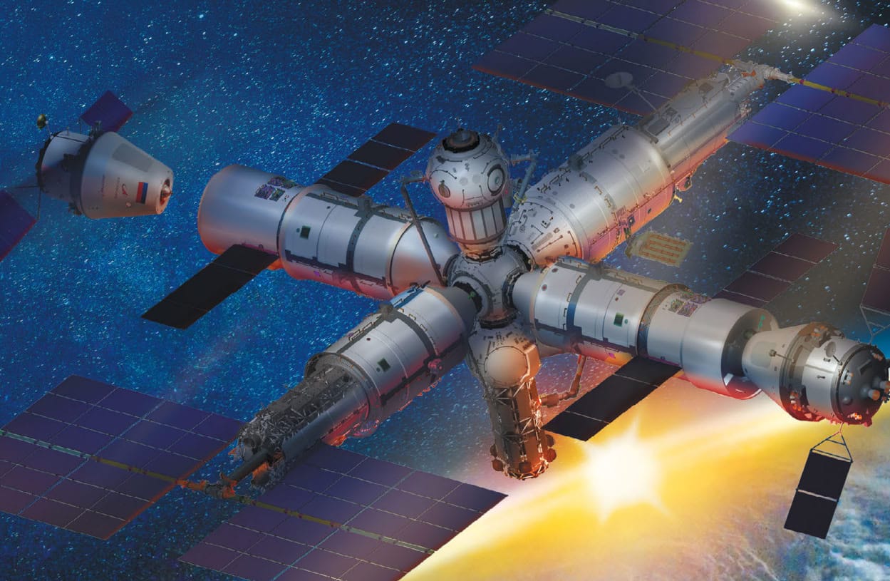 Несмотря на то, что официальная позиция по составу российской орбитальной станции не менялась с 2022 года (на изображении), новые публикации в СМИ утверждают, что туда включат модули МКС, которым по треть века. Но правда ли это? / © «Русский космос»