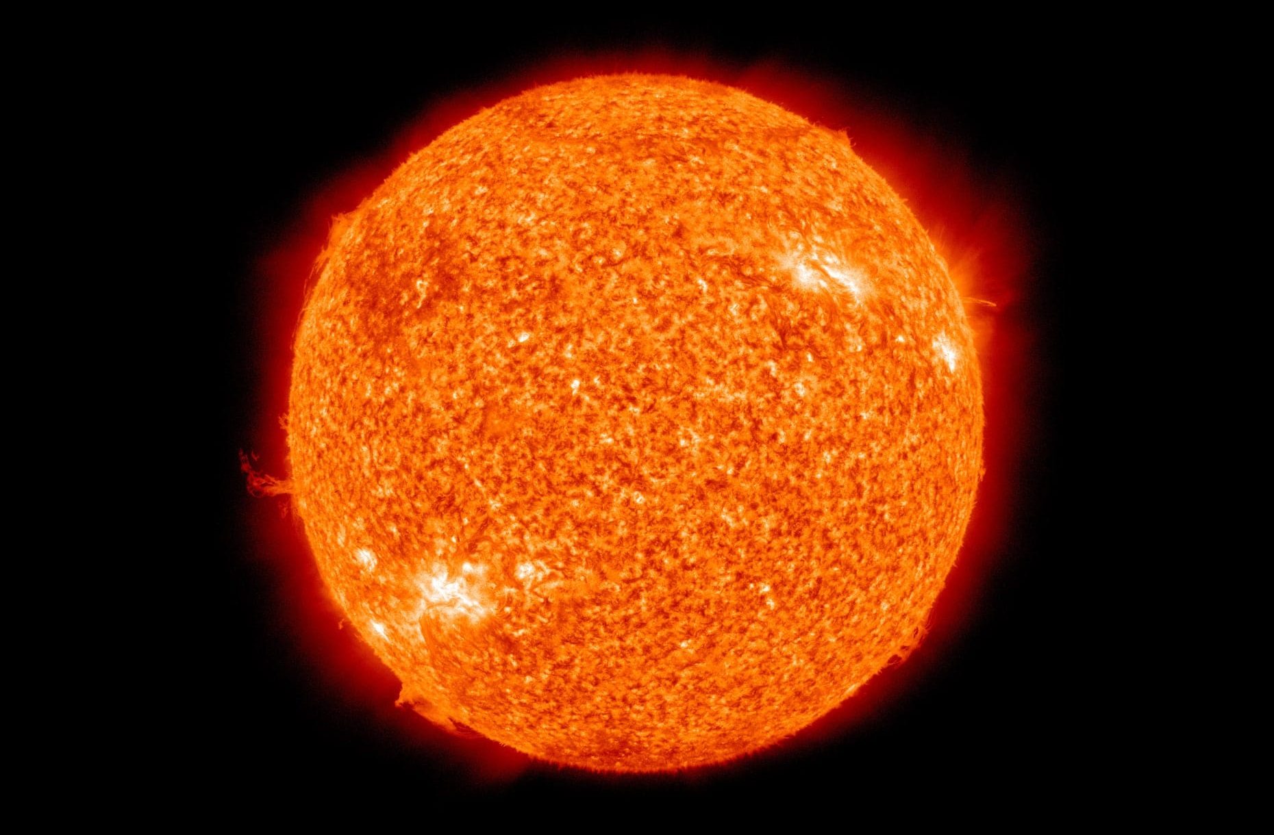 Фотография Солнца в ультрафиолетовом участке спектра / © NASA / SDO (AIA), ru.wikipedia.org