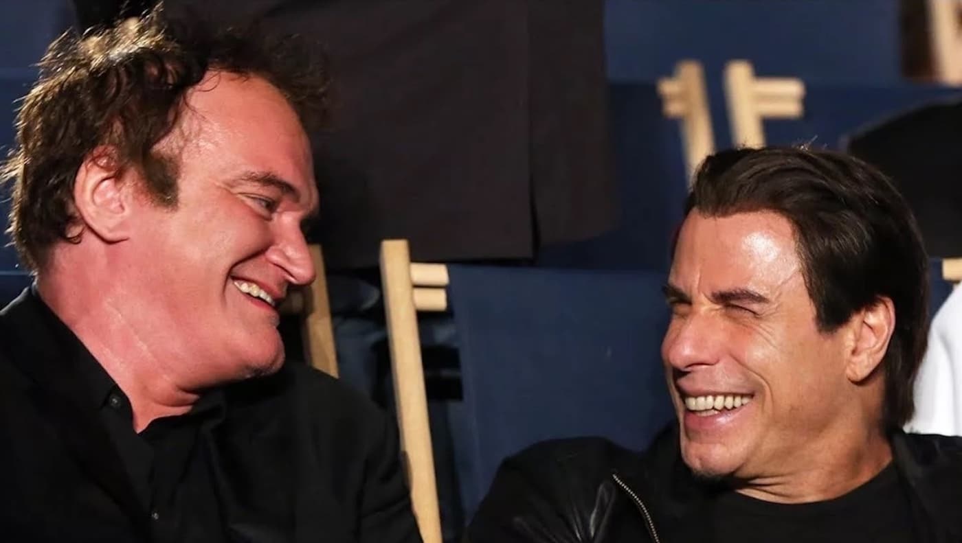 Квентин Тарантино и Джон Траволта как будто рады, что только у людей есть подбородки / © Youtube.com (SHARE-TOOL Free)