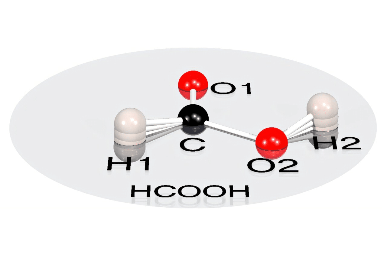 Даже при абсолютном нуле два атома водорода(белым) муравьиной кислоты дрожат и выходят из плоскости кислорода(красным) и углерода(серым) / © Institute for Nuclear Physics, Goethe University Frankfurt