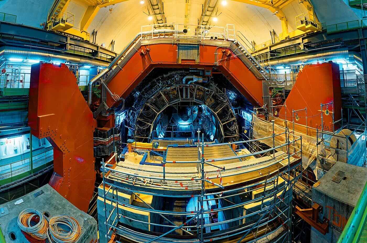 Детектор ALICE на Большом адронном коллайдере  / © CERN
